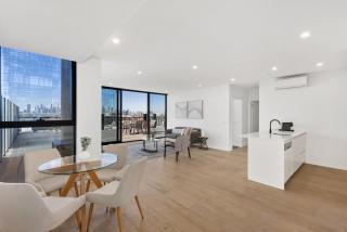 Stunning River & City Views and Huge Balcony! - Melbourne - 2