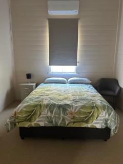 Home on Kent ROOM C - Rockhampton - 4