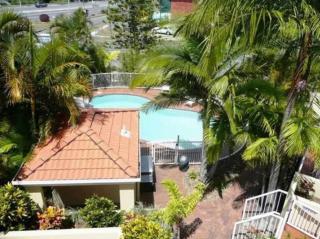 Burleigh Heads Koala Park Pool & Parking - 9