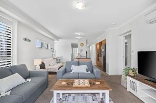 Coastal Charmer Resort-style Living at Alex Beach - Alexandra Headland - 9