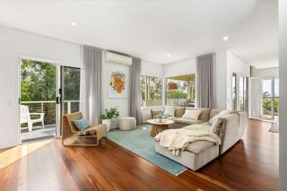 Luxury 4 BDR beach home with sea views - sleeps 12 - Torquay - 0
