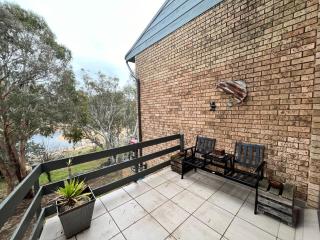 Lakeside Townhouse - 2BR Modern Townhouse l Lake Views l Balcony l Walking Distance To Town - Cataratas de Vitória - 6