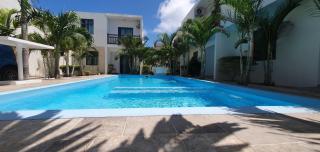 Beach Getaway - Duplex with Pool - Pereybere - 0