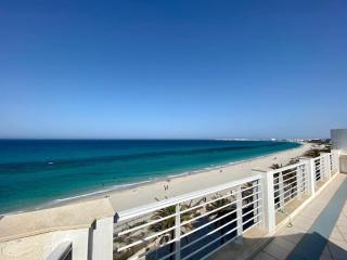 Penthouse waterfront apartment with large terrace - Hiboun - 0