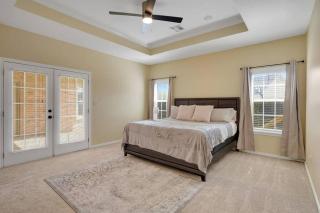 Cozy Ranch with Jacuzzi, 3 mi to A&M, Sleeps 10 - 8