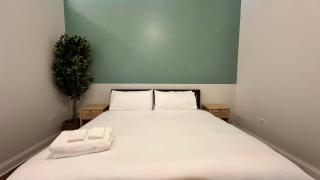 Cozy 1 BR 1 Parking Sleeps 4 - Chicago - 4
