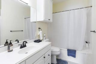 Cozy Ranch with Jacuzzi, 3 mi to A&M, Sleeps 10 - 4