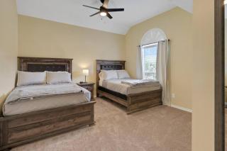 Cozy Ranch with Jacuzzi, 3 mi to A&M, Sleeps 10 - 1