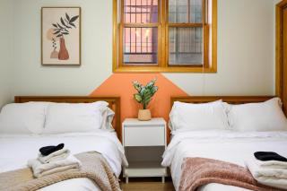 Modern Apt Billiards 1 Private Patio 1 Parking - 2