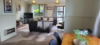 views and space for large groups - 5 bedrooms, 2 kitchens and 3 bathrooms - Hanmer Springs - 7