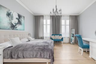 Stylish Apartment with River View and Desk for Remote Work in Szczecin by Noclegi Renters - Stettin - 0