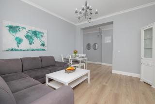 Stylish Apartment with River View and Desk for Remote Work in Szczecin by Noclegi Renters - Stettin - 5
