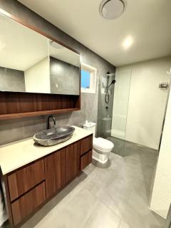 Beautiful 3 bedroom house - 8