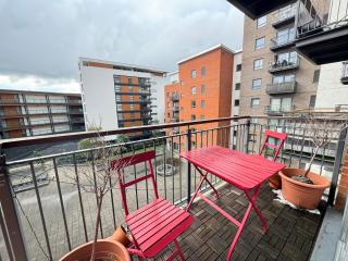 Modern 1BD Flat near Olympic Park Stratford - London - 5