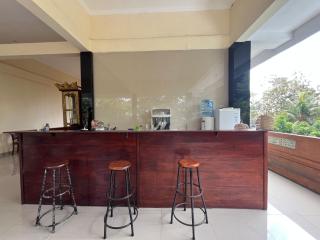 Ubud Suites Batuan near Tegenungan Waterfall - Sukawati - 8