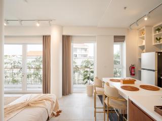 The Cruise Berawa Resort - Canggu - 1