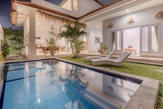 private pool and rooftop 3BR villa - Canggu - 0