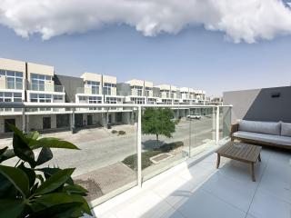 Luxurious 3BDR Serenity Awaits in Damac Hills 2 - Dubaï - 9