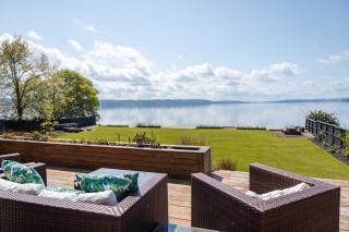 Jandals & Joy Lakefront Retreat - 0