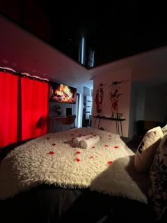 Love room - Parenthèse romantique avec spa privé - Le Perrier - 3