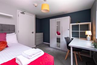 Spacious 6-Bed Flat in City Centre - Nottingham - 4