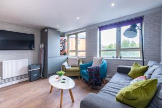 Spacious 6-Bed Flat in City Centre - Nottingham - 8