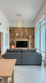 DAYF-LFT 2 BR in the heart of Downtown walking distance to Burj Khalifa Park - Dubai - 5