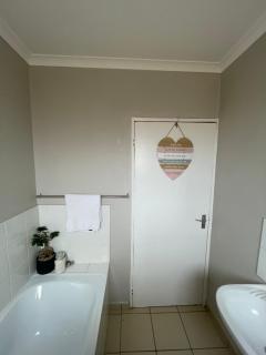 Lofty Living in Tsholofelo West-Gaborone - 1 bed - Gaborone - 7