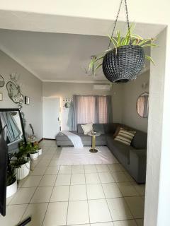 Lofty Living in Tsholofelo West-Gaborone - 1 bed - Gaborone - 4