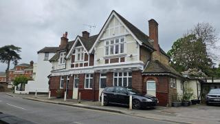 Place to Stay in Thames Ditton - 5