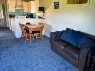 Cowslip Cottage at Sound Healing Retreat Centre - Cardigan - 1