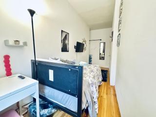 Long Room in Shared Apartment in UES - Manhattan - New York - 3