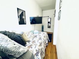 Long Room in Shared Apartment in UES - Manhattan - New York - 6