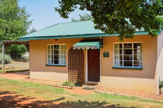 Dabchick Cottage - Dullstroom - 4