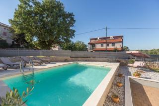 Malerische Villa mit Privatpool, mediterranem Garten, Outdoor-Kueche, Waschmaschine, Trockner - 8