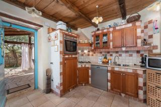 Mediterranes Steinhaus mit Privatpool, Sauna, Meerblick, Kamin, Sommerkueche - 2