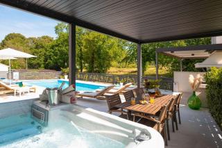 Mediterranes Apartment nur 100 Meter zum Strand mit Salzwasserpool und Jacuzzi - Funtana - 3