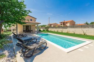 Moderne Villa mit Privatpool, Meerblick, Babybett, BBQ, klimatisierte Schlafzimmer - perfekt zum Biken - Radmani - 4