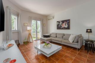 Mediterranes Ferienhaus mit Loungebett, BBQ, privatem Garten, Waschmaschine, klimatisierten Schlafzimmern - Vabriga - 9