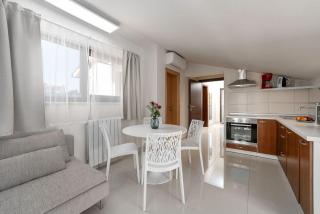 Traumhaftes Apartment nur 100 Meter zum Strand mit Jacuzzi, Meerblick, Salzwasserpool - Funtana - 3