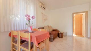 Bezauberndes Apartment nur 250 Meter zum Strand mit Garten, Klima, Waschmaschine - Umag - 6