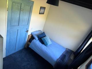 Cowslip Cottage at Sound Healing Retreat Centre - Cardigan - 5