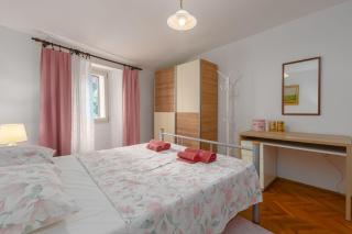Strandnahes Apartment inmitten der Altstadt mit mediterranem Garten - nur 150 Meter zum Meer - Poreč - 4