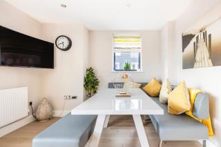 Contemporary 3 Bedroom Fully Detached Town House - 4