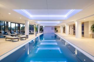 Modern Homy 1B1B APT Pool Gym Cinema Westfield Cafe - Phillip - 0