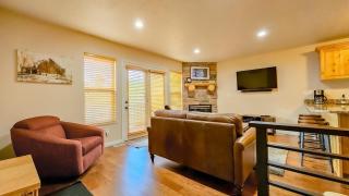 Rustic Ridge with Gym and Game Room - 7