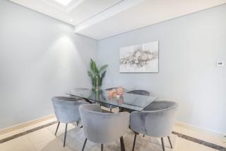 Absolutely Stunning 3 Bedroom Apartment in Downtown - Dubai - 6