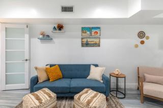 Ocean Views! Steps from Dining, Shopping, Las Olas - 4