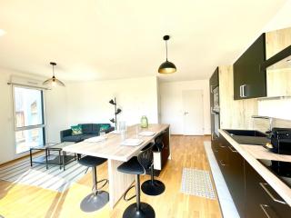 Joli appartement avec balcon au pieds des commences et des plages - 5