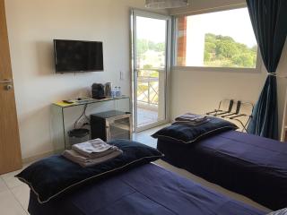 Suite avec 2 chambres d'hôtes pour 1 à 4 personnes avec terrasse, vue mer, parking privé, proche port et aéroport - Ajaccio - 4